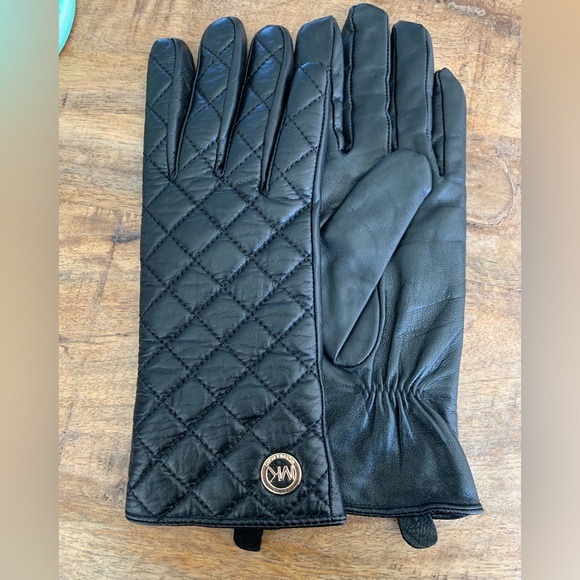 Michael Kors Driving Gloves - Picture 1 of 1
